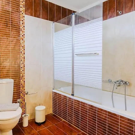 Momento 3-bdrm With Shared Pool, Poseidi