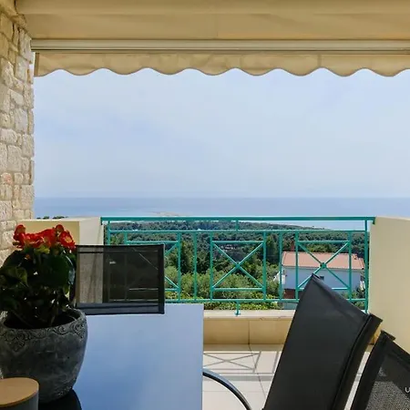 Momento 3-bdrm With Shared Pool, Poseidi