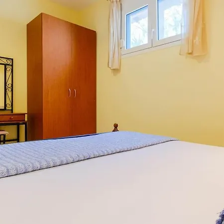 Momento 3-bdrm With Shared Pool, Poseidi *