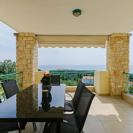 Momento 3-bdrm With Shared Pool, Poseidi *