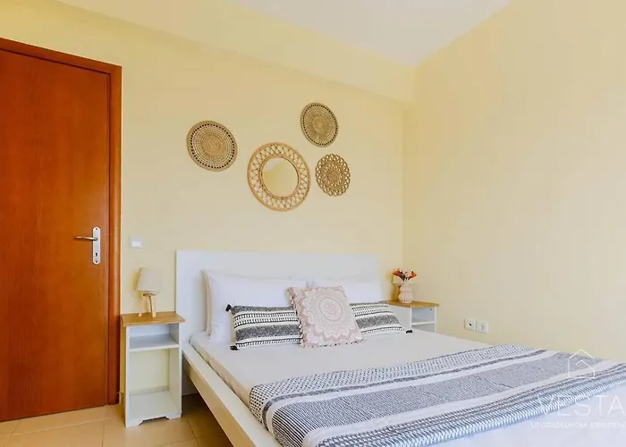 Momento 3-bdrm With Shared Pool, Poseidi Appartement Possidi