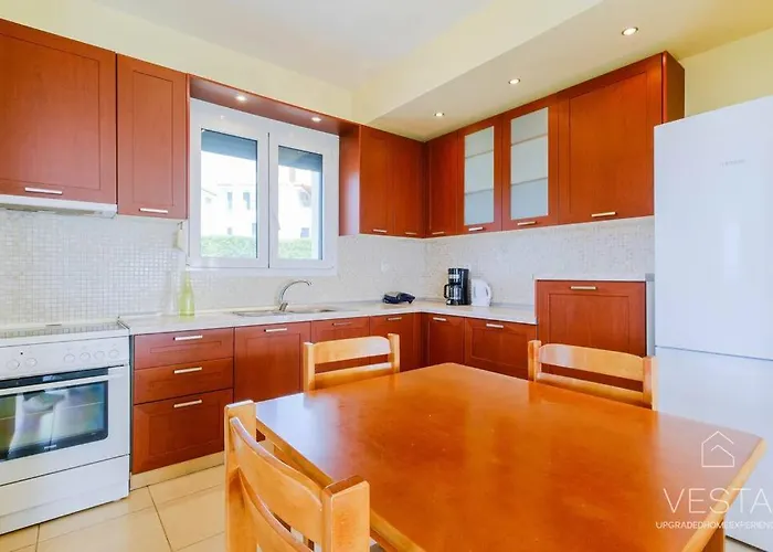 Appartement Momento 3-bdrm With Shared Pool, Poseidi