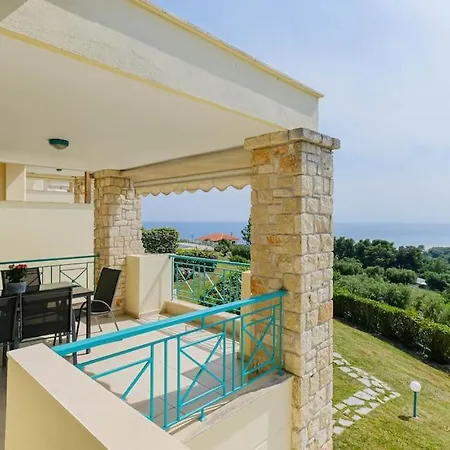 Momento 3-bdrm With Shared Pool, Poseidi Apartment Possidi