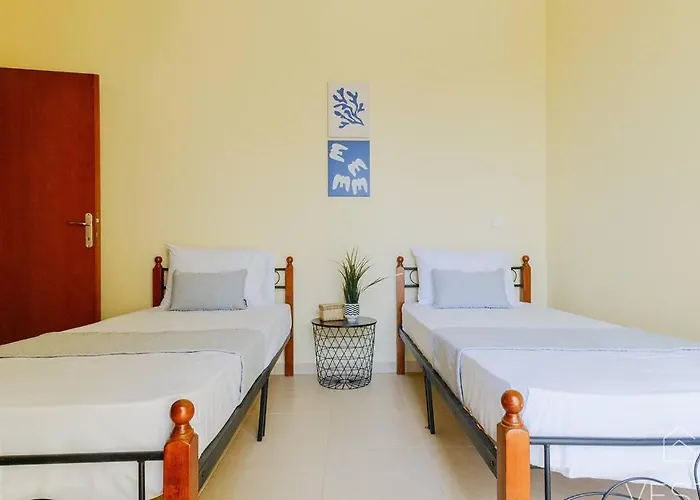 Momento 3-bdrm With Shared Pool, Poseidi *